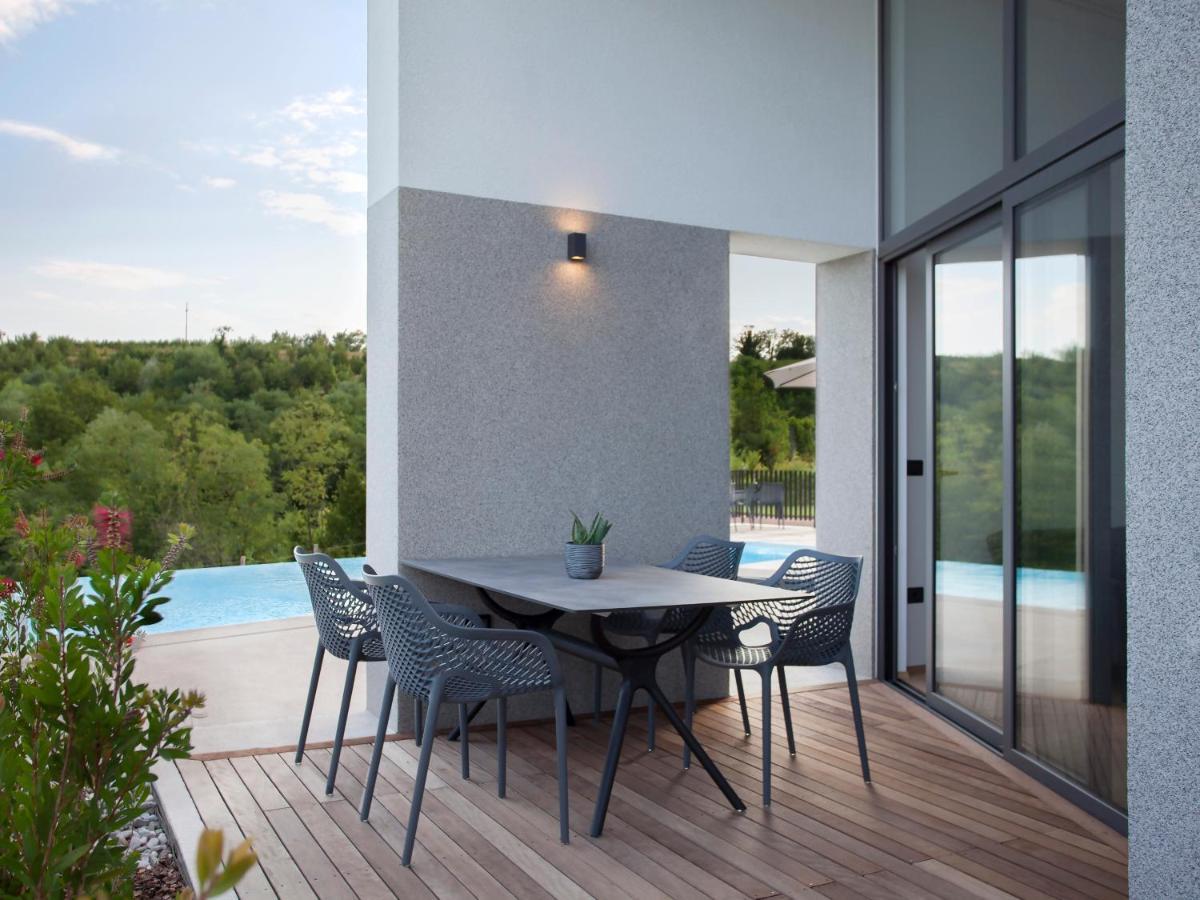Larya House Apartment Dobrovo Exterior photo